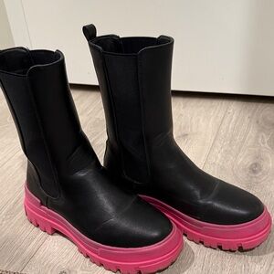 SHEIN Black Chelsea Boots with Pink Lug Sole